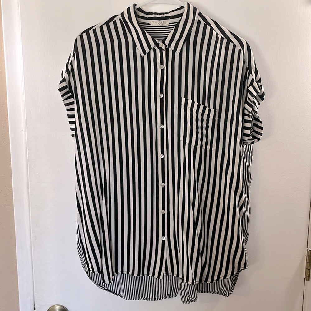 Jane and Delancey top size XL